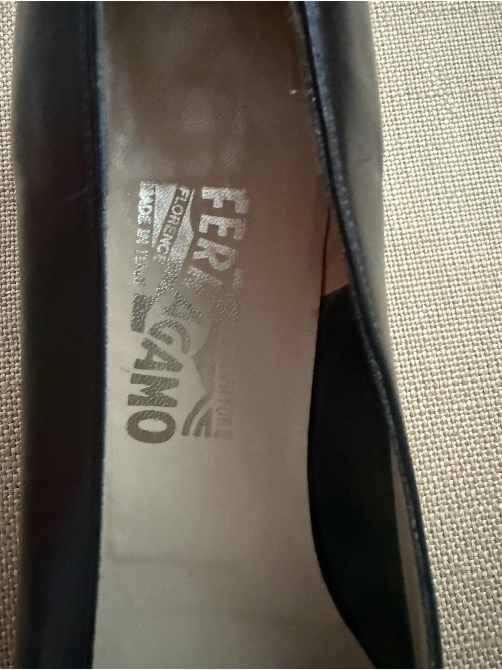 Salvatore Ferragamo Navy Leather Vara Bow Pumps Women’s Size 9 4A Narrow - Picture 6 of 8